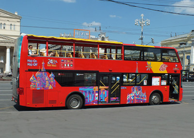 Красный двухэтажный автобус: нестандартный подход к проведению экскурсий