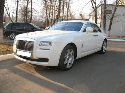 Rolls-Royce Ghost Белый, черный